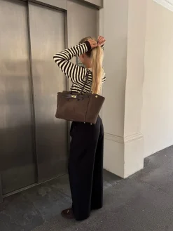 Astrid Frank Tasker|Claire taske