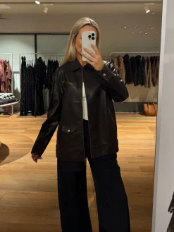 Astrid Frank Jakker|Emmy jakke