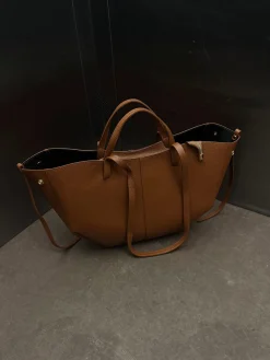 Astrid Frank Tasker|Luciana taske