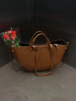 Astrid Frank Tasker|Luciana taske