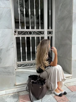 Astrid Frank Tasker|Luciana taske