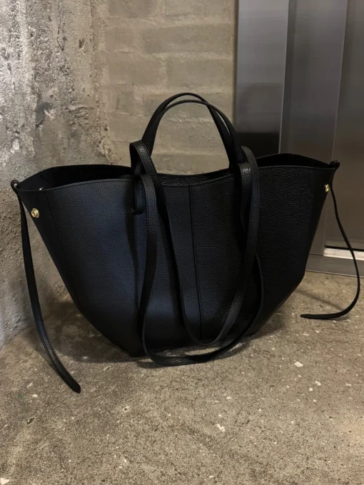 Astrid Frank Tasker|Luciana taske