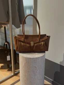 Astrid Frank Tasker|Natalia taske