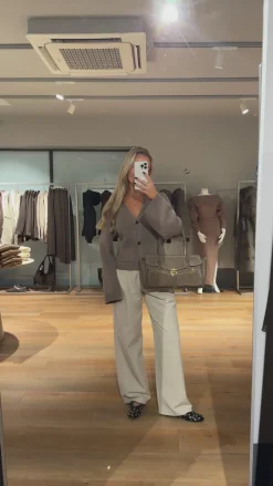 Astrid Frank Tasker|Natalia taske