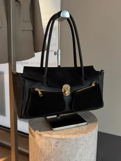 Astrid Frank Tasker|Natalia taske